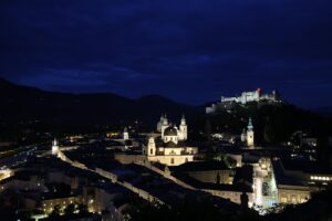 短期マイカー旅行でコストを抑えるプランは高いのか？