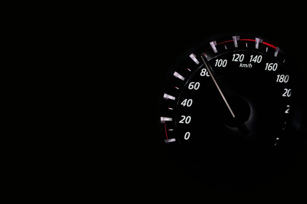 短期カーリースの走行距離制限は何kmまで大丈夫？