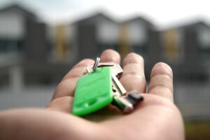 ミニバンの頭金ゼロで短期ローンを組んだ場合、月額はいくらになる？